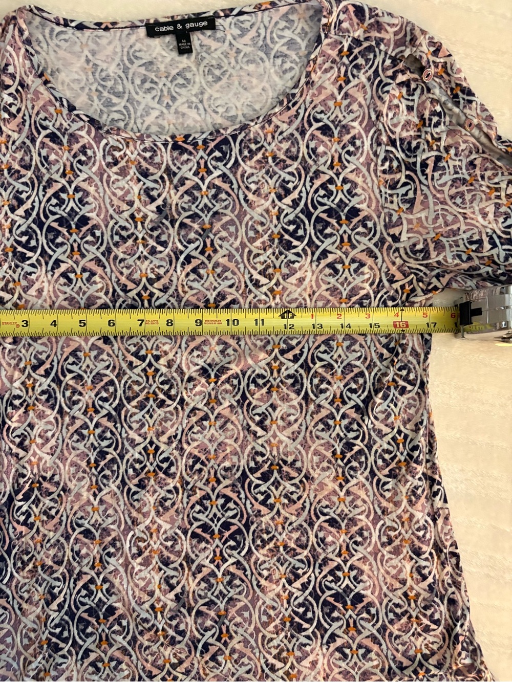 Cable & Gauge Lavender and Navy Geometric Short Sleeve Scoop Neck Top